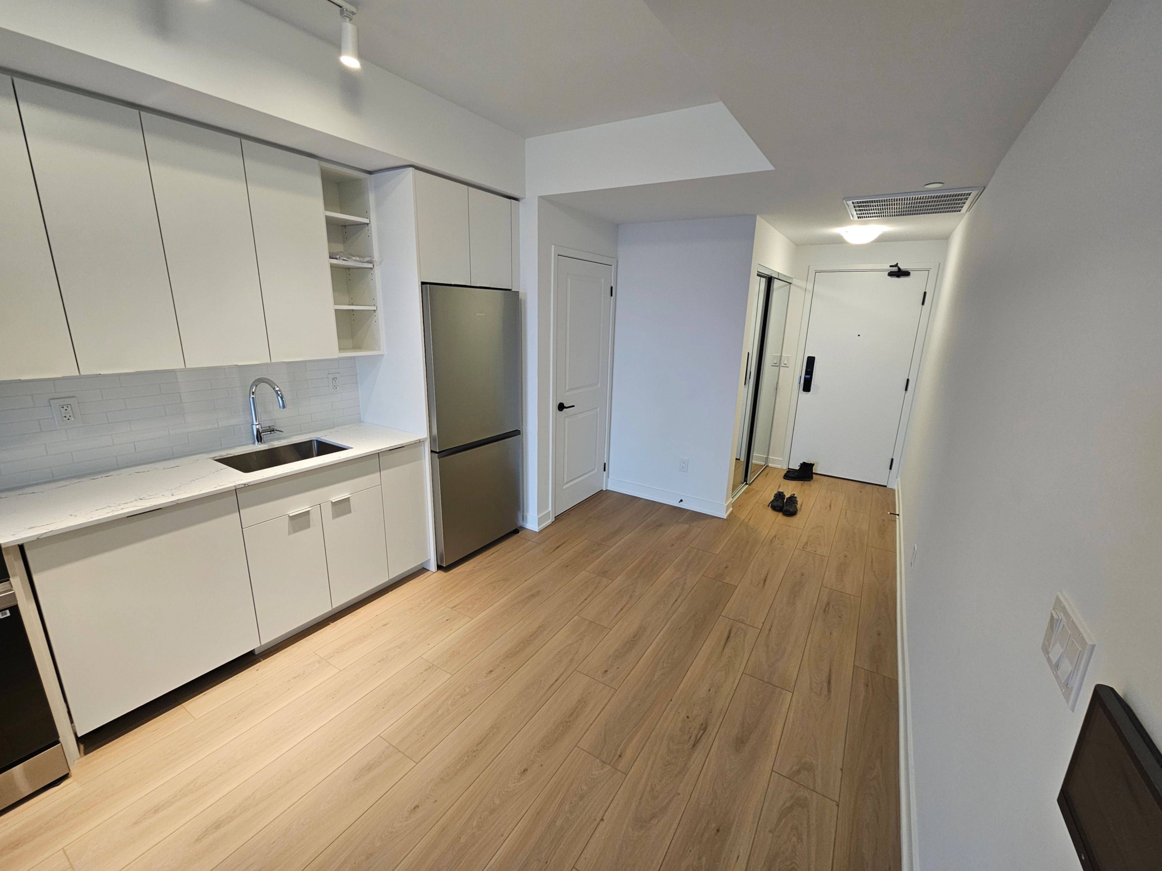 2075 Lakeshore RD #810, Burlington, ON L7R 0H3