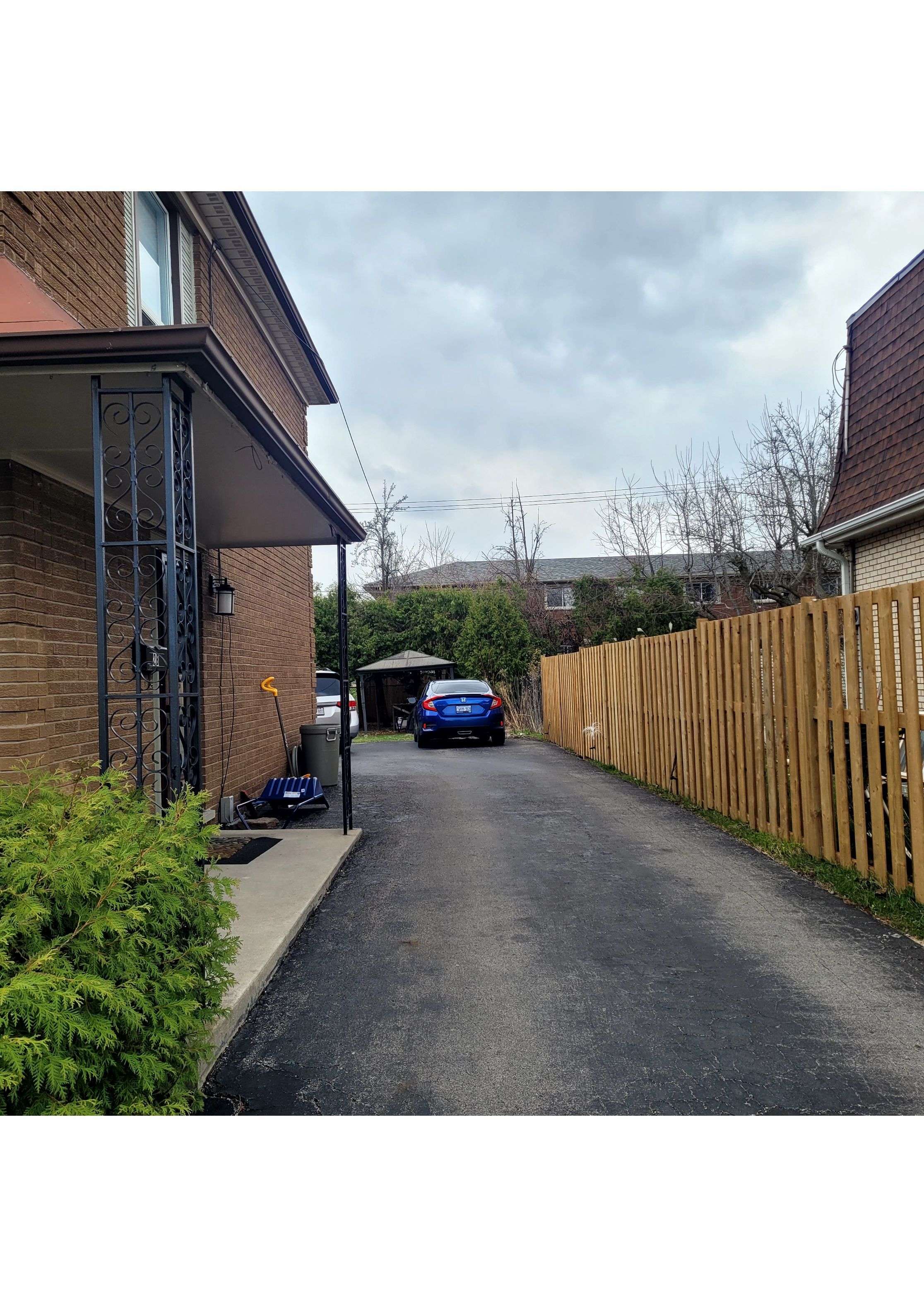 1374 Charles DR #Upper, Burlington, ON L7P 2C9