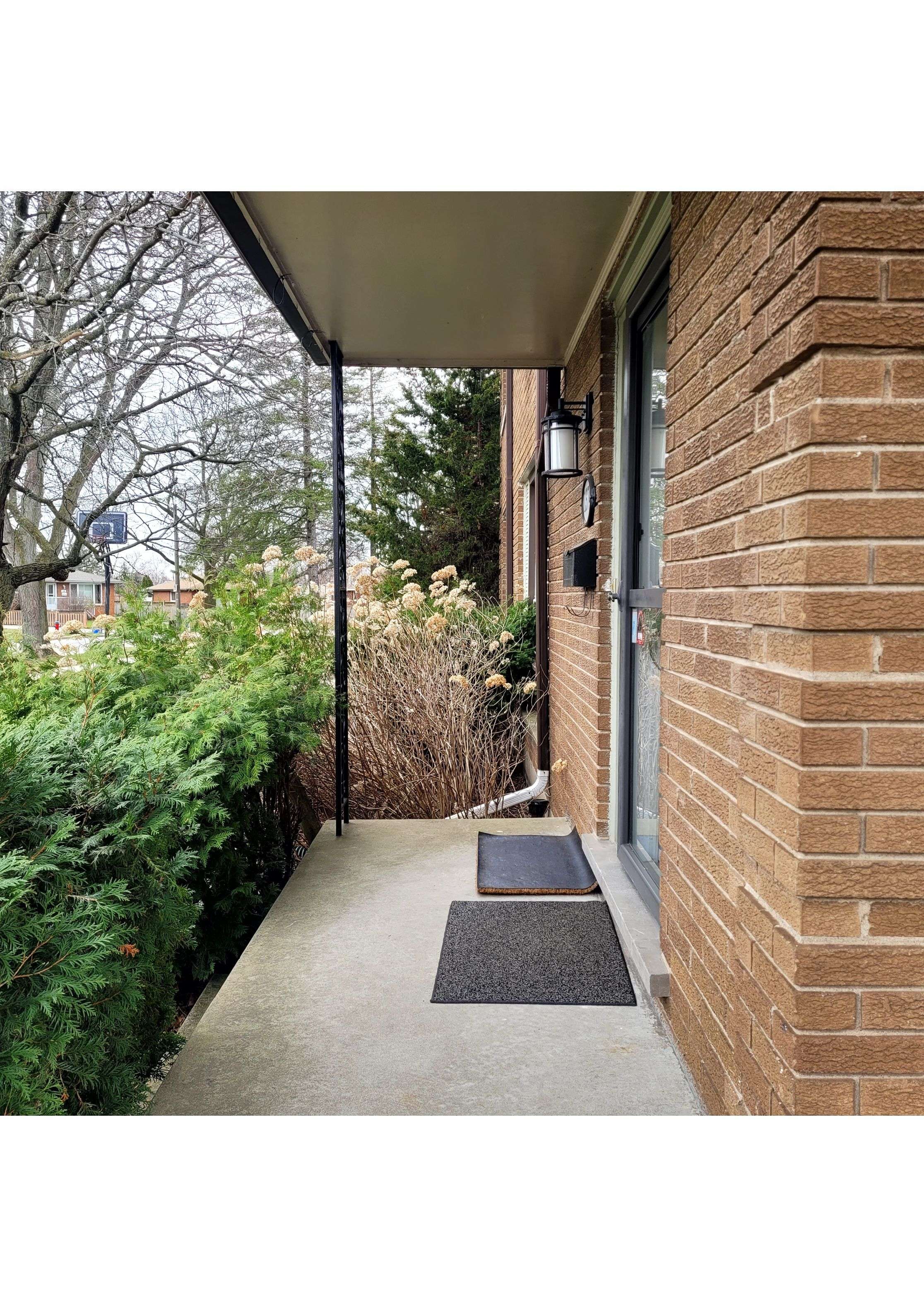 1374 Charles DR #Upper, Burlington, ON L7P 2C9