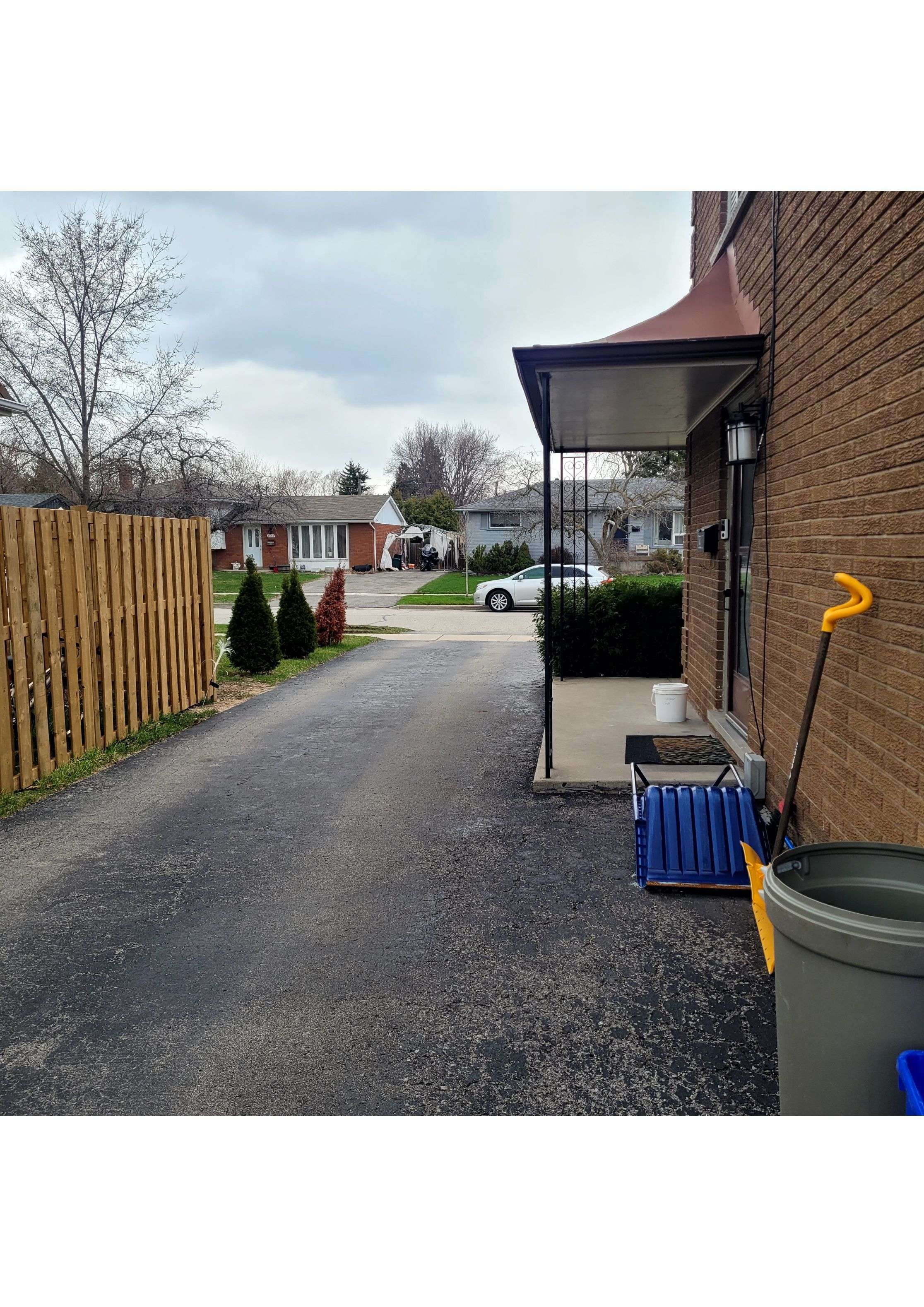 1374 Charles DR #Upper, Burlington, ON L7P 2C9