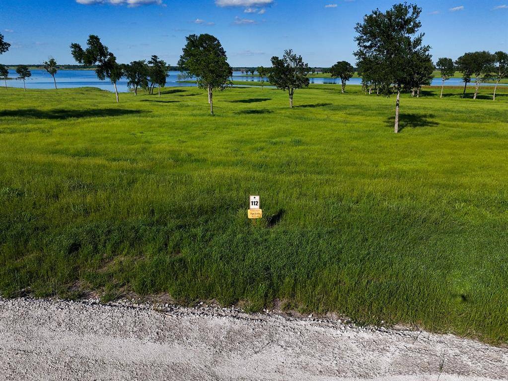 352 Lakeshore Lane, Windom, TX 75492