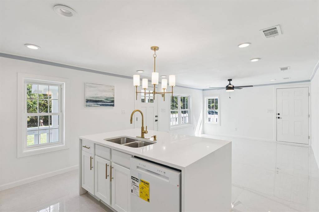 621 Alameda Road, Azle, TX 76020