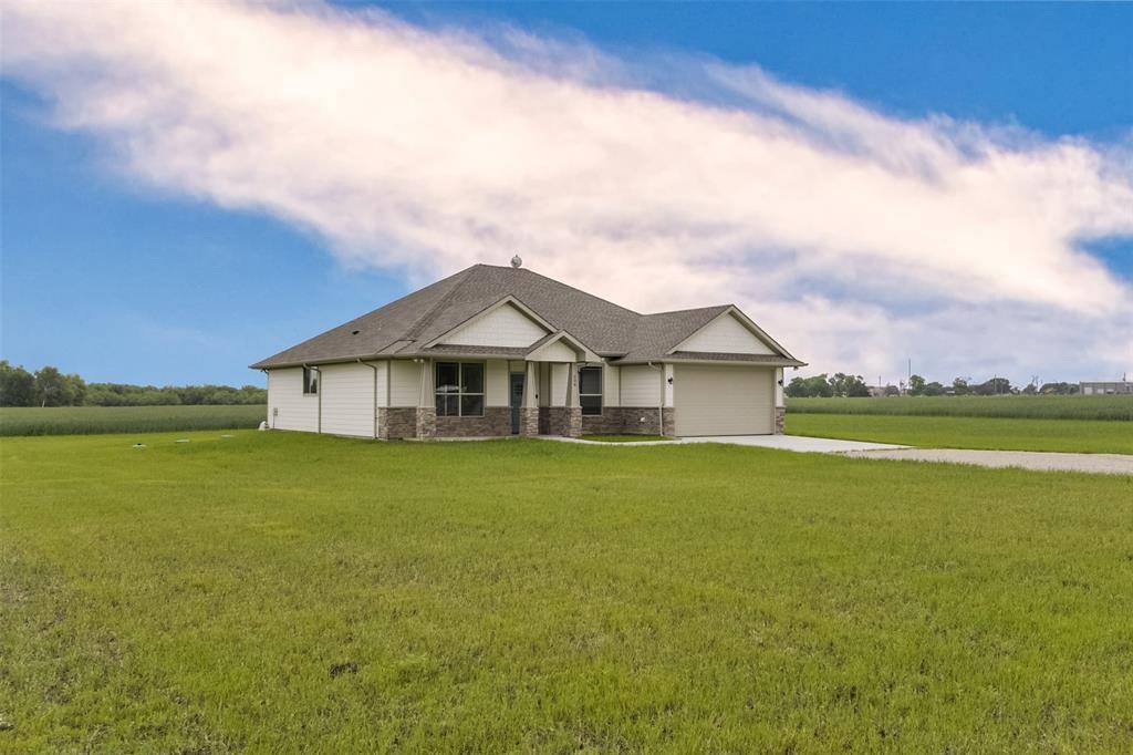 138 Zmolek Road, Alma, TX 75119