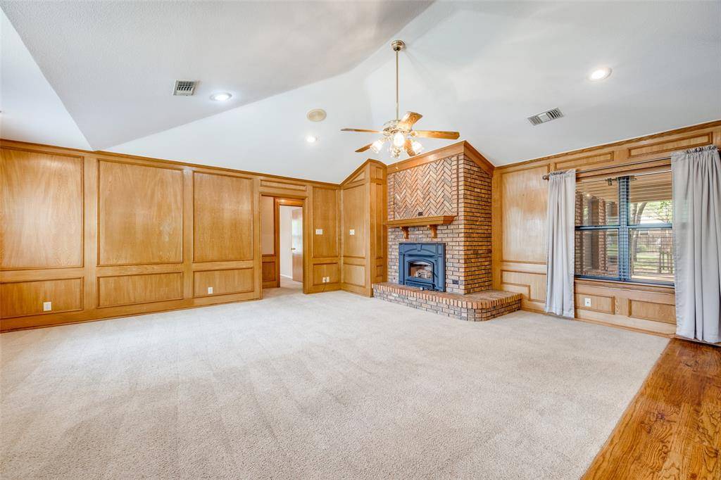 204 Sloan Street, Whitesboro, TX 76273