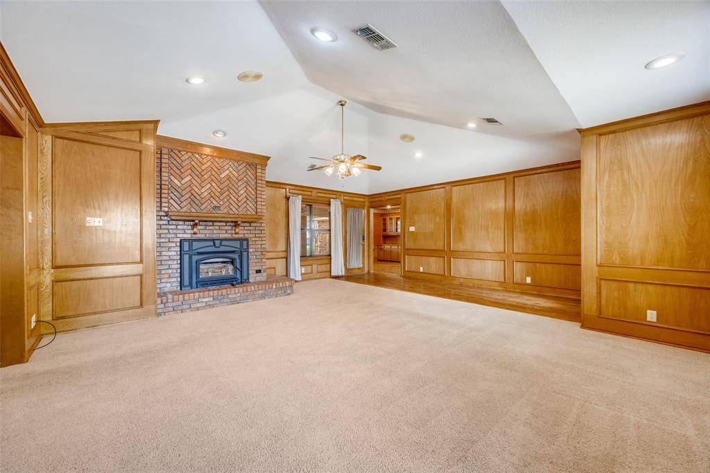 204 Sloan Street, Whitesboro, TX 76273