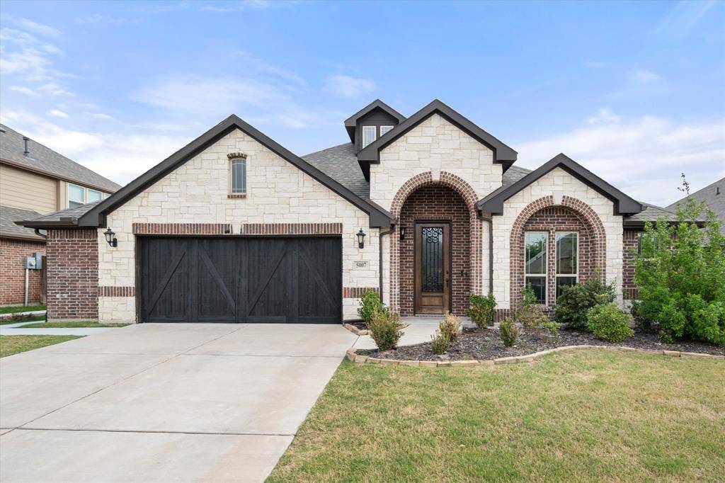 5007 Lake Park Drive, Mansfield, TX 76063