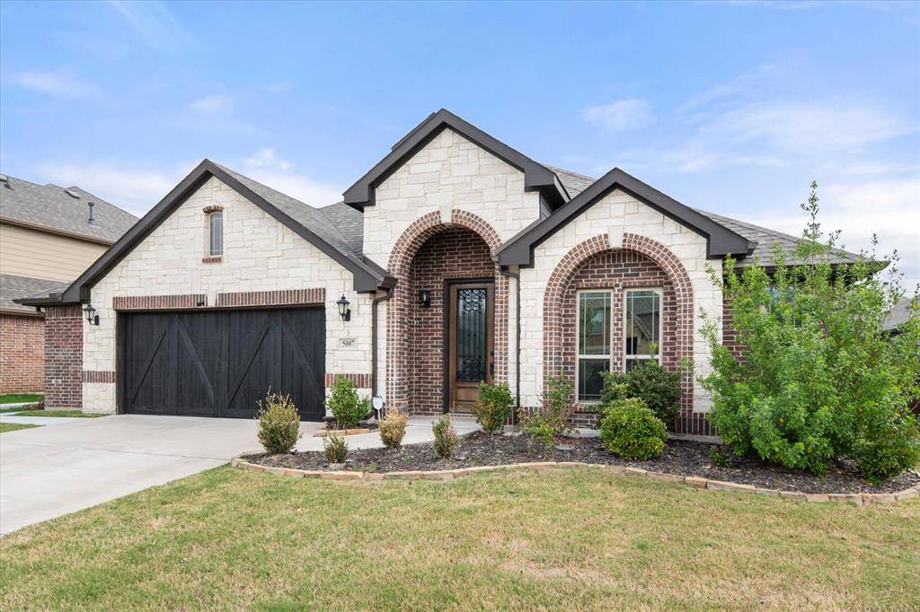 5007 Lake Park Drive, Mansfield, TX 76063