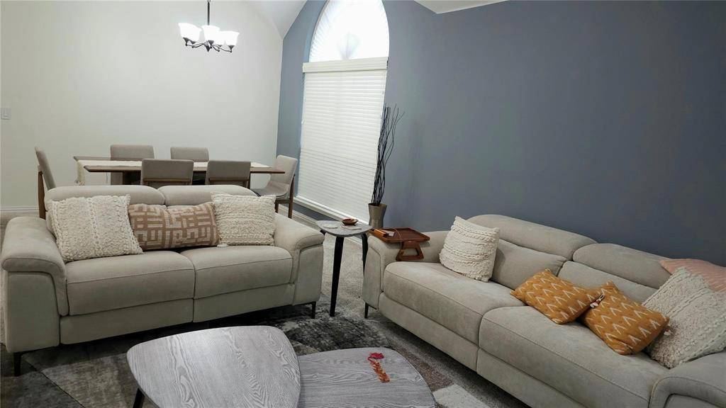 3002 Manor Green Boulevard, Euless, TX 76039