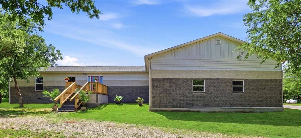 211 E Bay Drive, Bridgeport, TX 76426