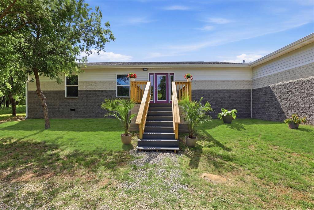 211 E Bay Drive, Bridgeport, TX 76426