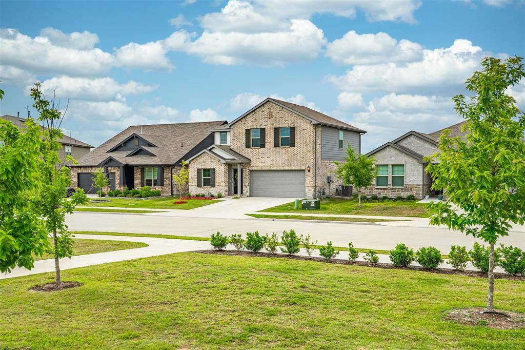 10913 Tamarisk Drive, Fort Worth, TX 76108