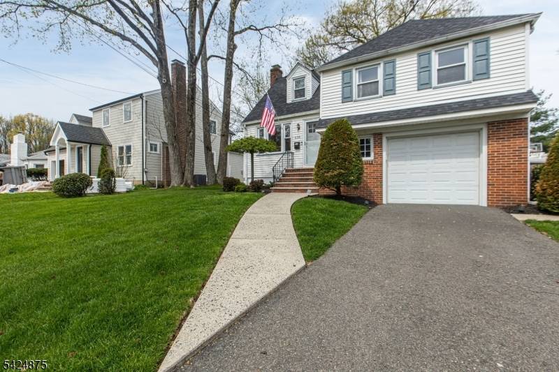 636 Roosevelt St, Westfield Town, NJ 07090