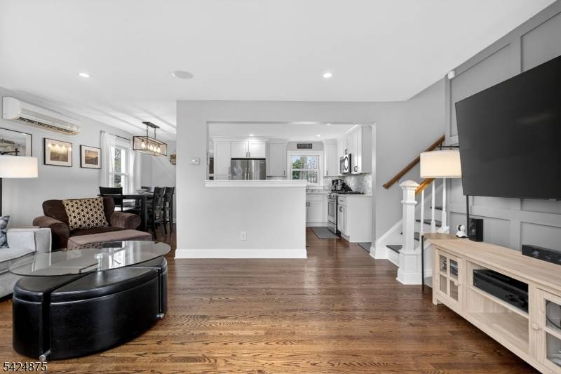 636 Roosevelt St, Westfield Town, NJ 07090