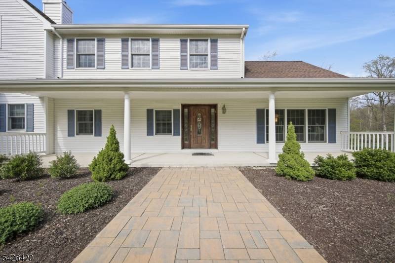 29 Castle Ct, Randolph Twp., NJ 07869