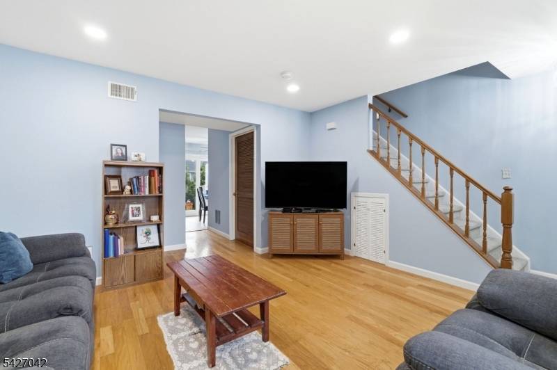 82 Cliffwood Ave, Aberdeen Twp., NJ 07721