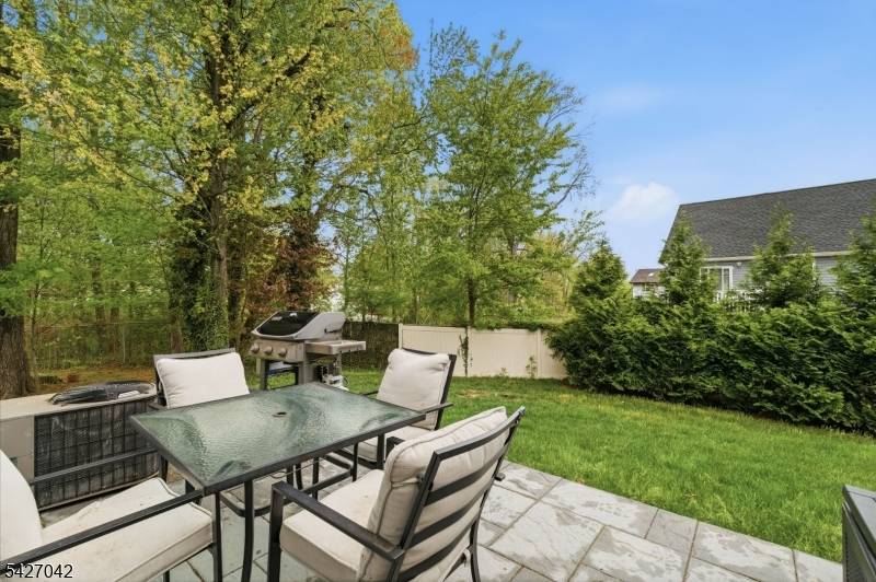 82 Cliffwood Ave, Aberdeen Twp., NJ 07721