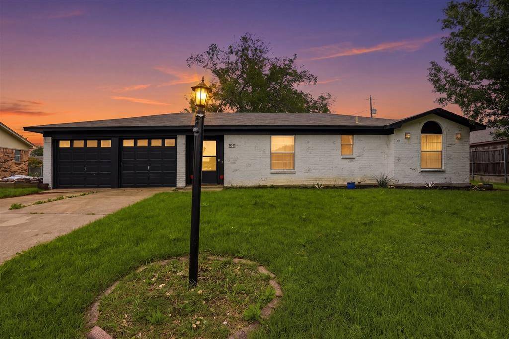 1015 Keller Avenue, Benbrook, TX 76126