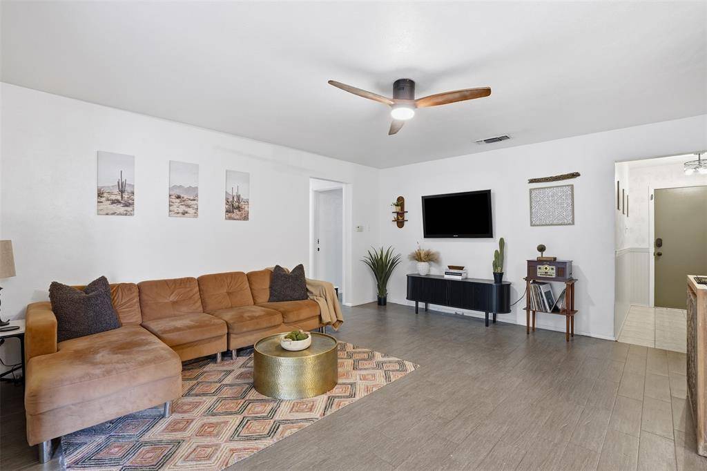 1015 Keller Avenue, Benbrook, TX 76126