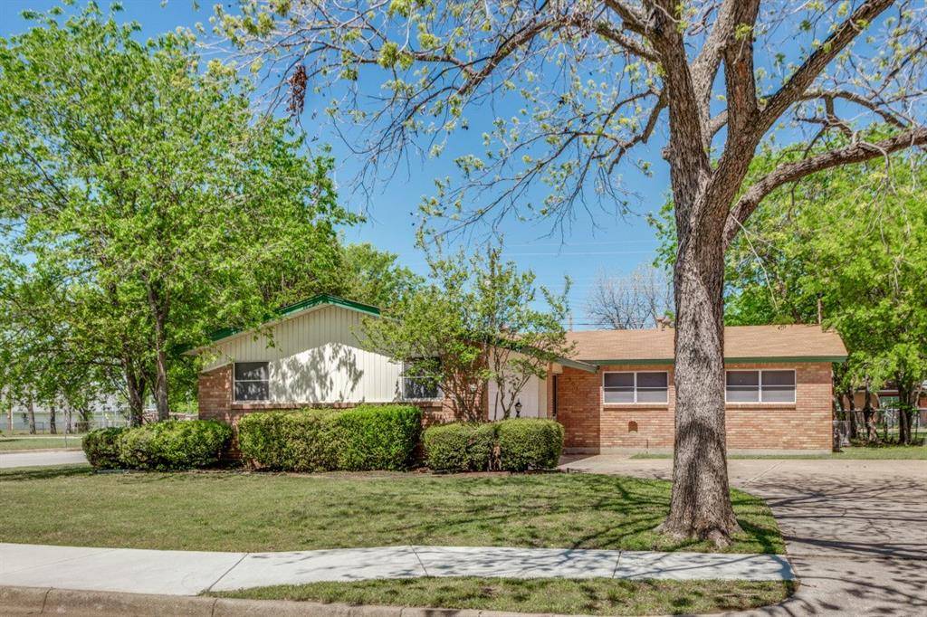 201 Wofford Way, Saginaw, TX 76179