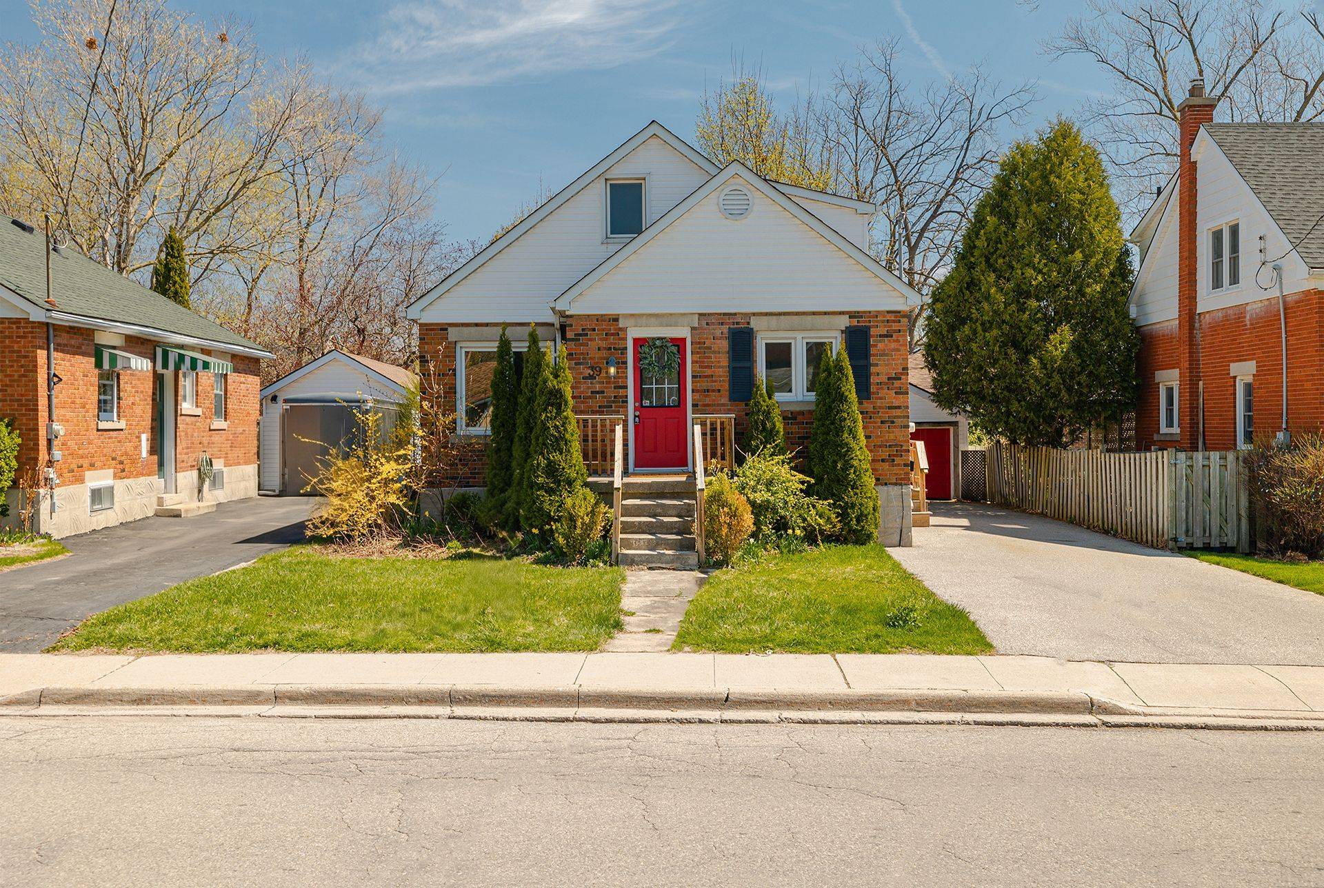 39 Glenmorris ST, Cambridge, ON N1S 2Y1