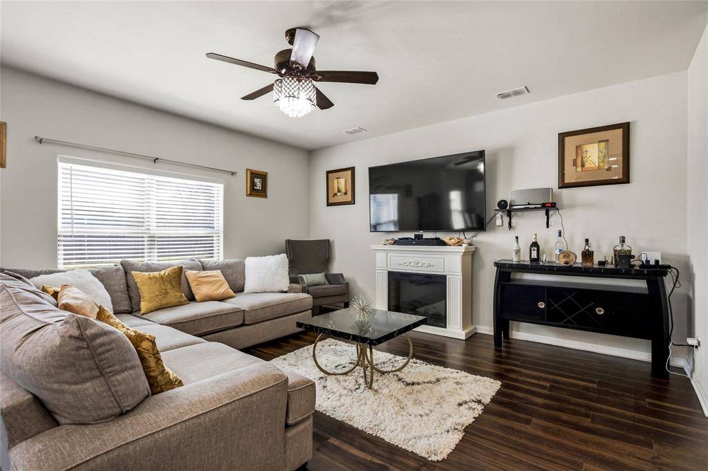 1332 Lucchese Lane, Dallas, TX 75253