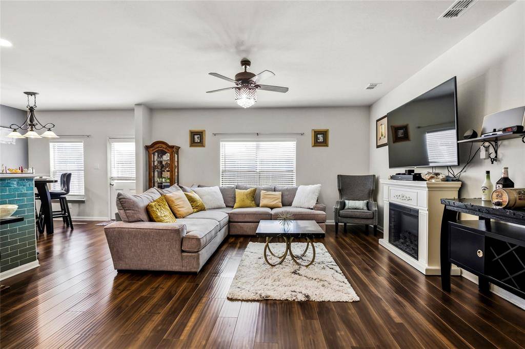 1332 Lucchese Lane, Dallas, TX 75253