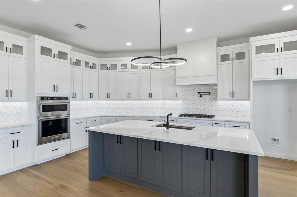 312 CARRINGTON Drive, Argyle, TX 76226