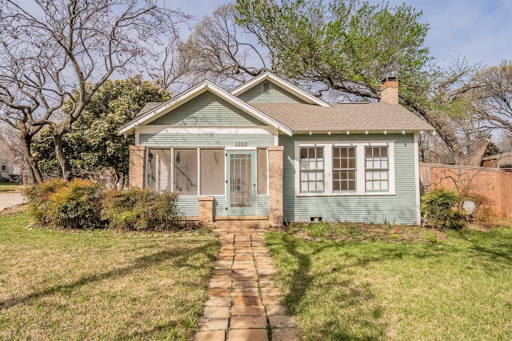 1201 Clint Street, Carrollton, TX 75006