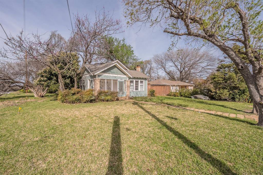 1201 Clint Street, Carrollton, TX 75006