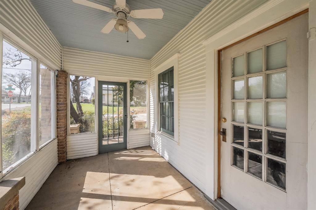 1201 Clint Street, Carrollton, TX 75006