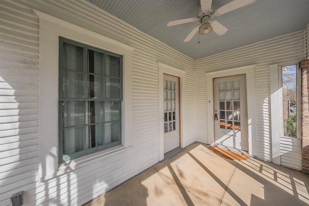 1201 Clint Street, Carrollton, TX 75006