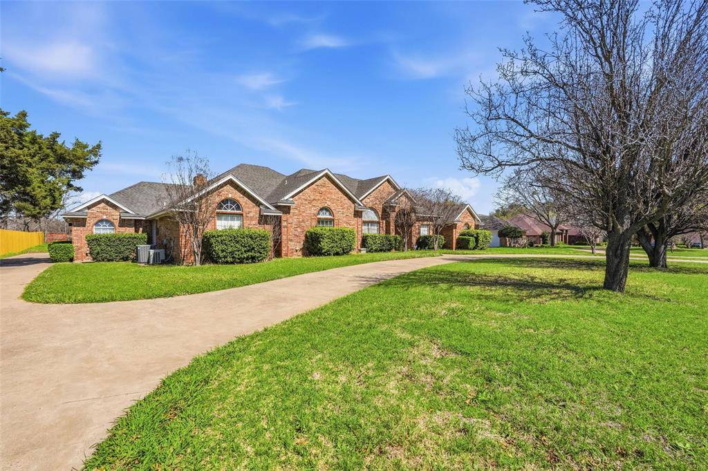 424 Country Ridge Lane, Red Oak, TX 75154