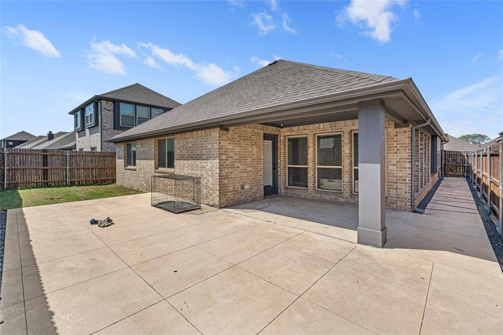 214 Garden Grove Drive, Waxahachie, TX 75165