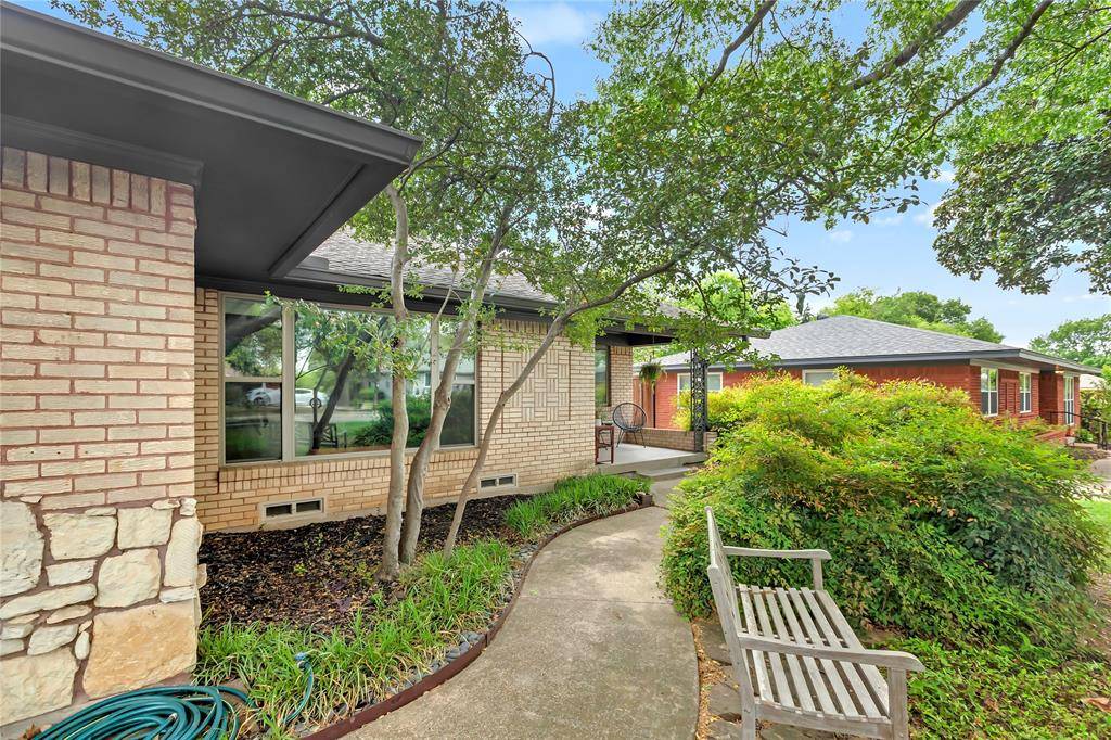 8030 Hunnicut Road, Dallas, TX 75228