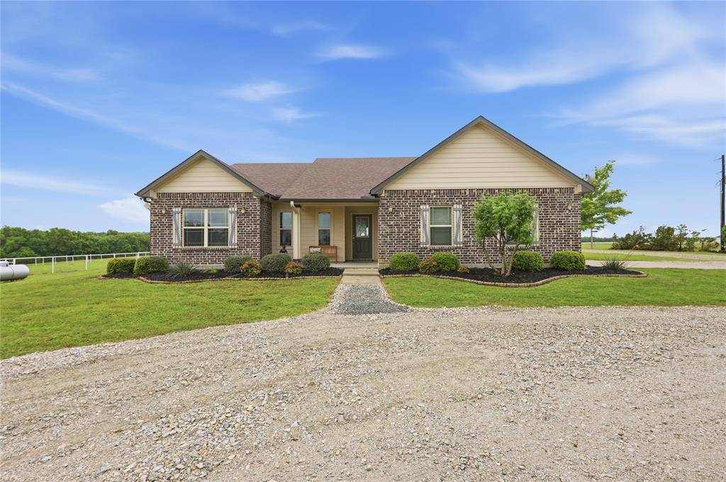 198 County Road 1262, Whitesboro, TX 76273