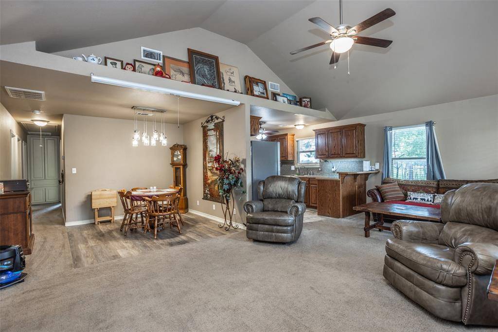 406 W Elm Street, Collinsville, TX 76233