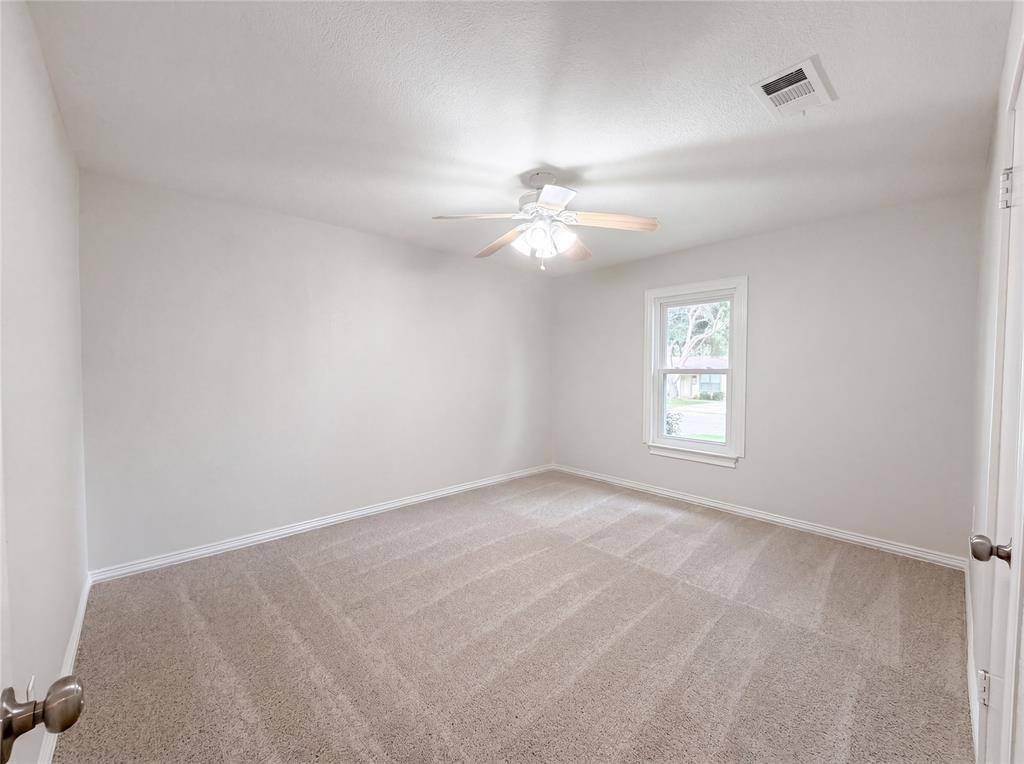 801 Cannon Drive, Euless, TX 76040