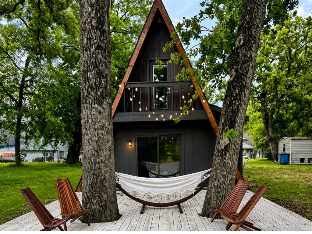 1519 Cherokee Trace, Tool, TX 75143