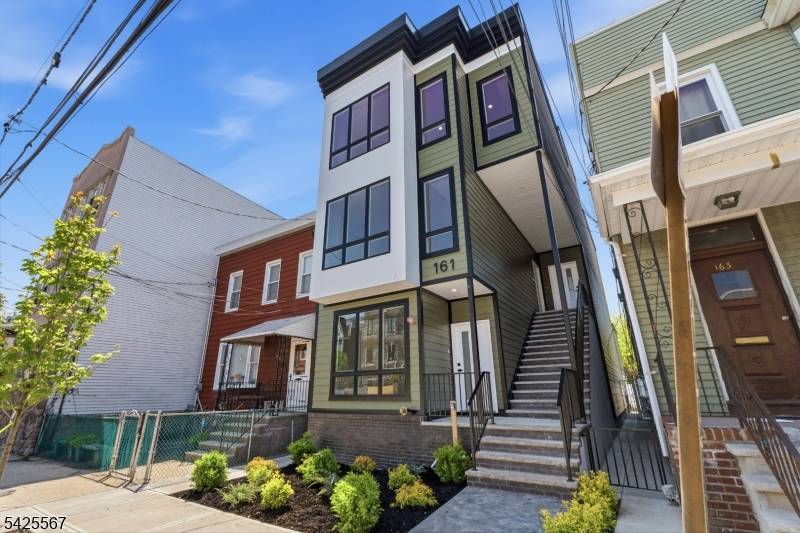 161 Woodlawn Ave #3, Jersey City, NJ 07305