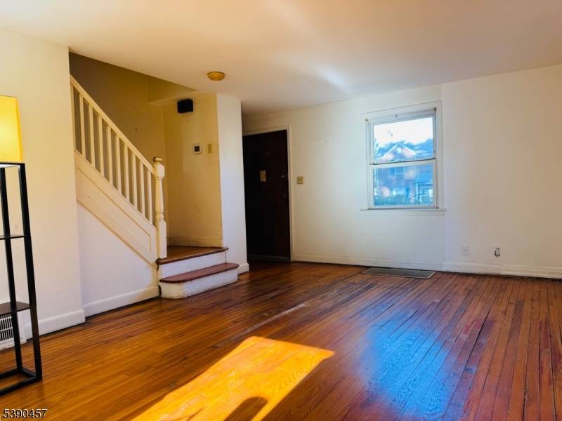 374 Raleigh Rd, Rahway City, NJ 07065