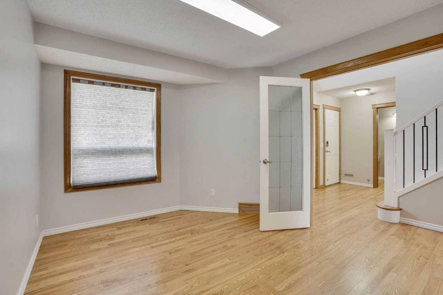 143 Country Hills VW NW, Calgary, AB T3K 5B5