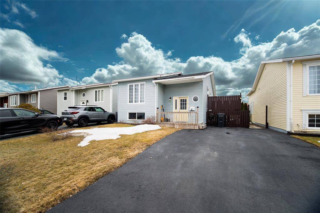 8 Jane Heights, Paradise, NL A1L 1E6