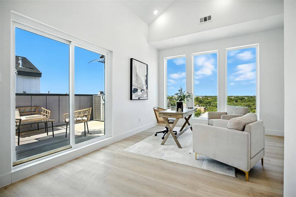 312 N Lancaster Avenue #103, Dallas, TX 75203