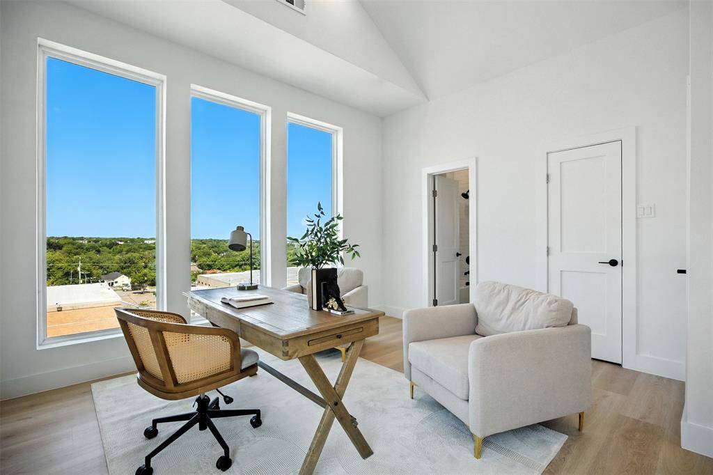 312 N Lancaster Avenue #101, Dallas, TX 75203