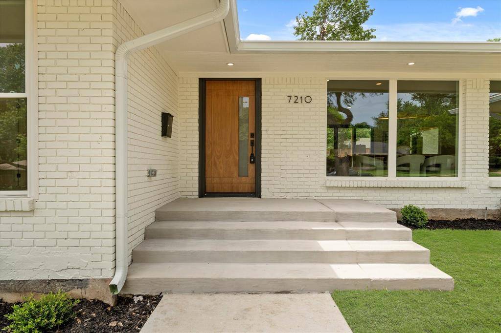 7210 Baxtershire Drive, Dallas, TX 75230