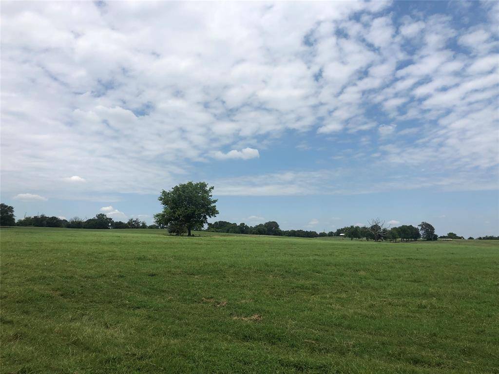 3739 W Fm 515, Como, TX 75431