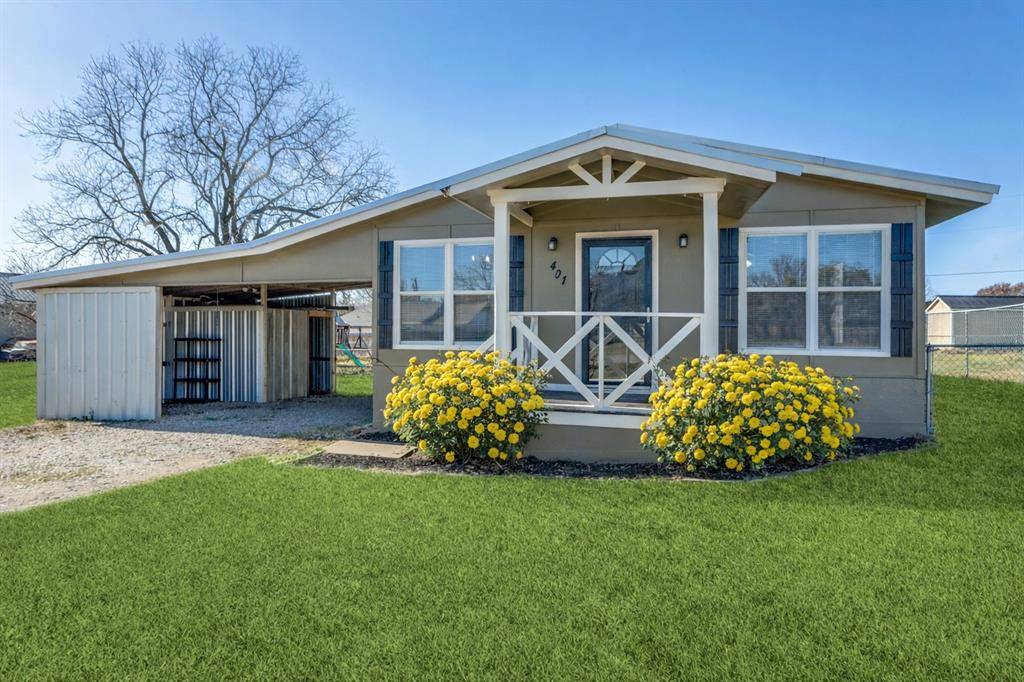 401 Ashwood Street, Azle, TX 76020