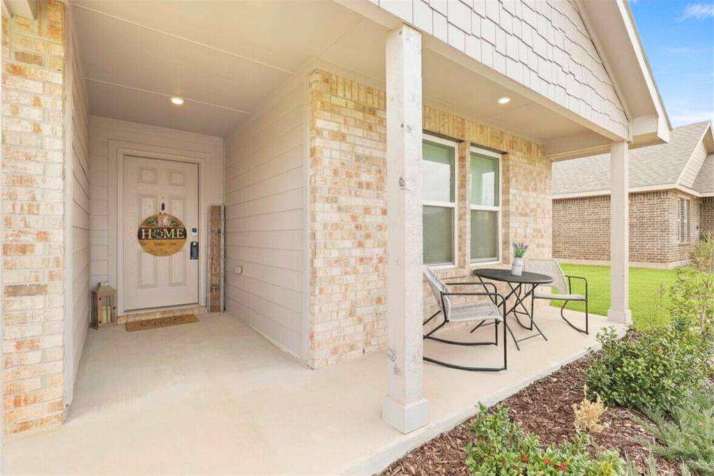 513 Jameson Street, Springtown, TX 76082