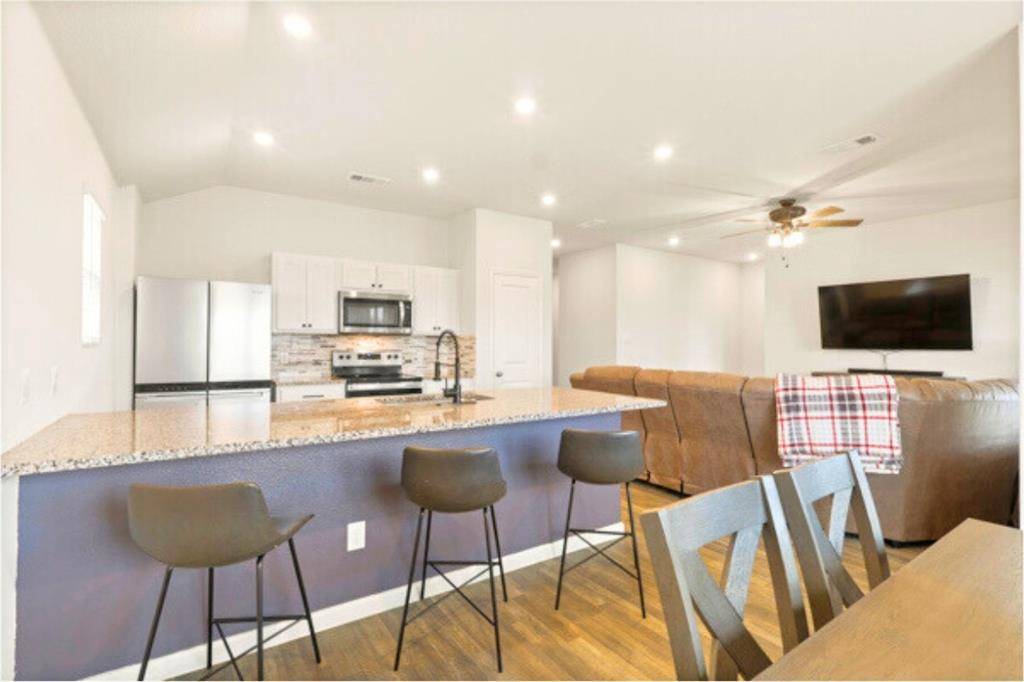 513 Jameson Street, Springtown, TX 76082