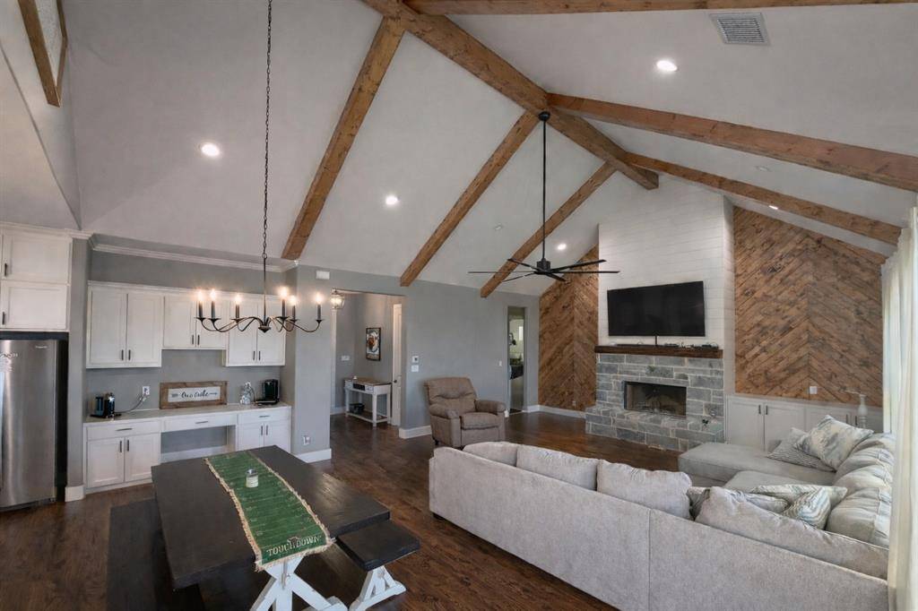 860 Dove Meadow Trail, Waxahachie, TX 75167